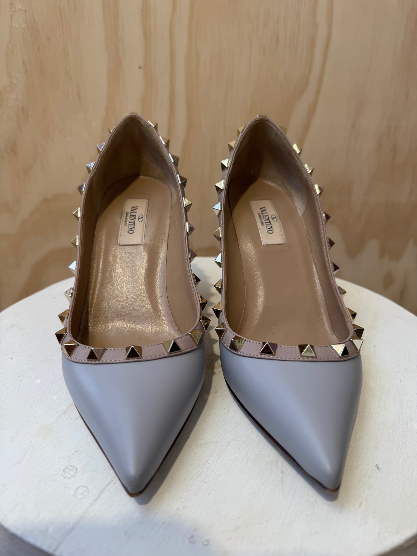 VALENTINO NAPPA ROCKSTUD PUMPS - SIZE 38