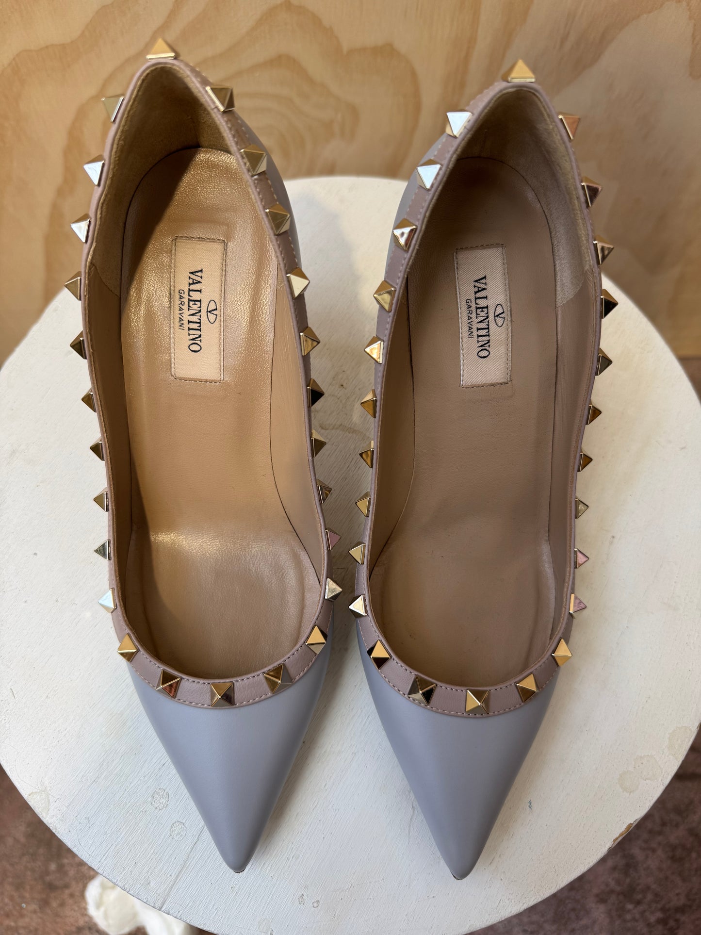 VALENTINO NAPPA ROCKSTUD PUMPS - SIZE 38