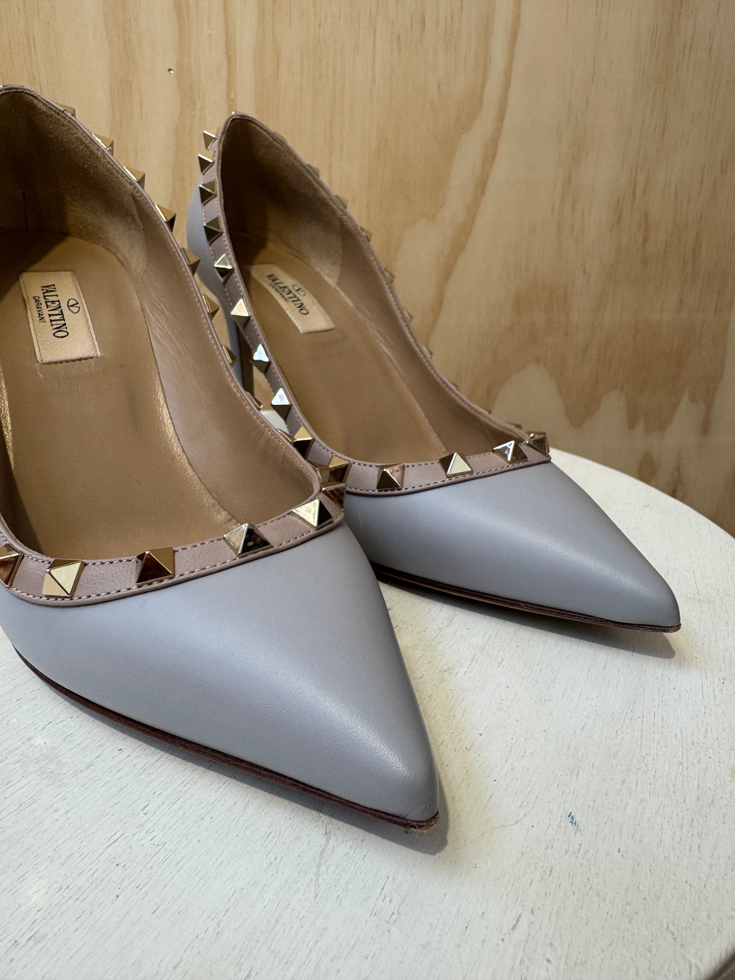 VALENTINO NAPPA ROCKSTUD PUMPS - SIZE 38