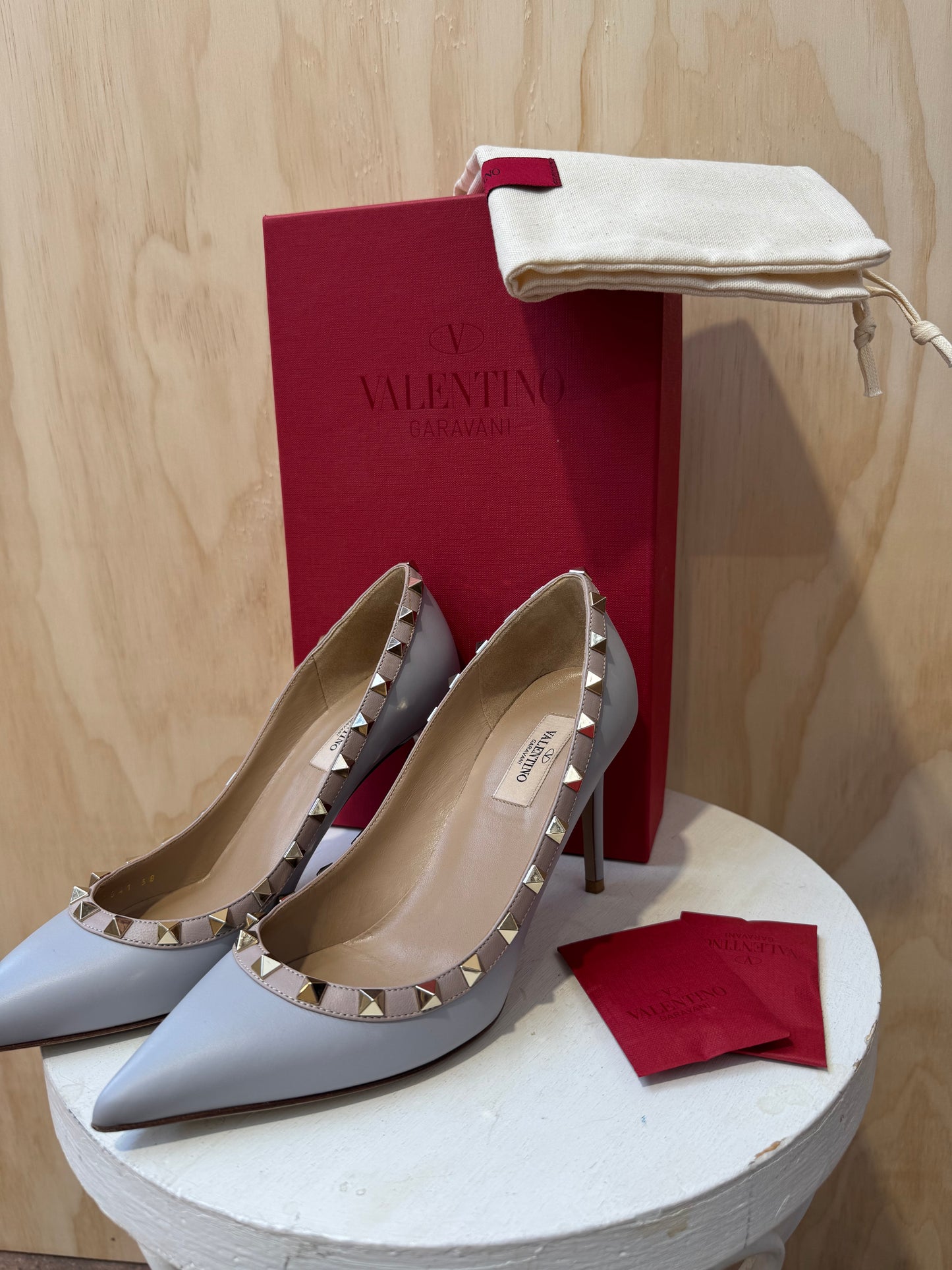 VALENTINO NAPPA ROCKSTUD PUMPS - SIZE 38