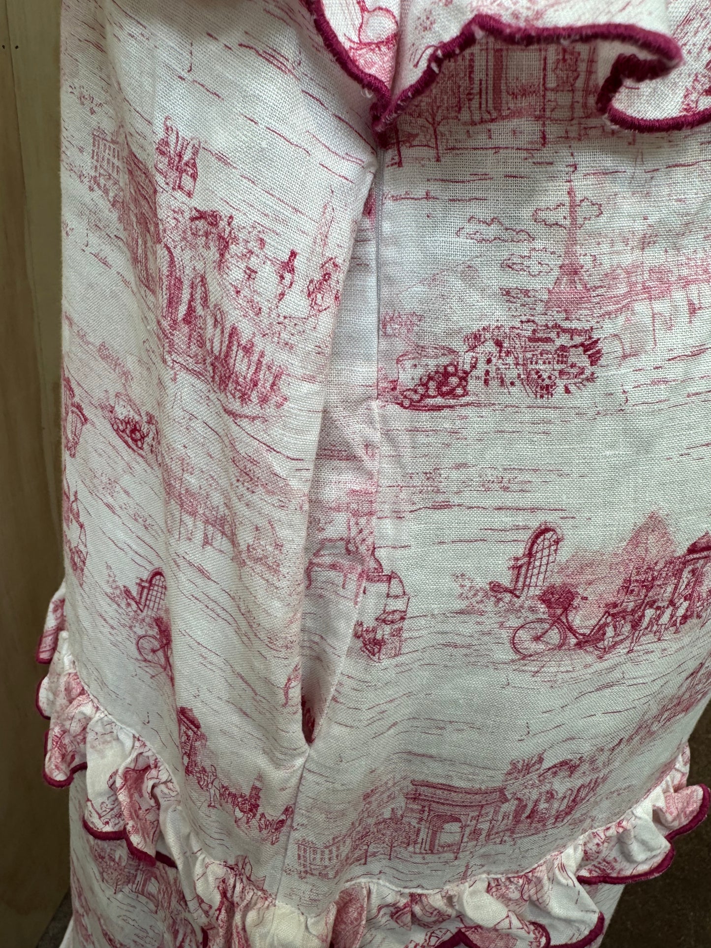 ALESSANDRA PINK & WHITE VINTAGE SCENERY MIDI DRESS - SIZE S