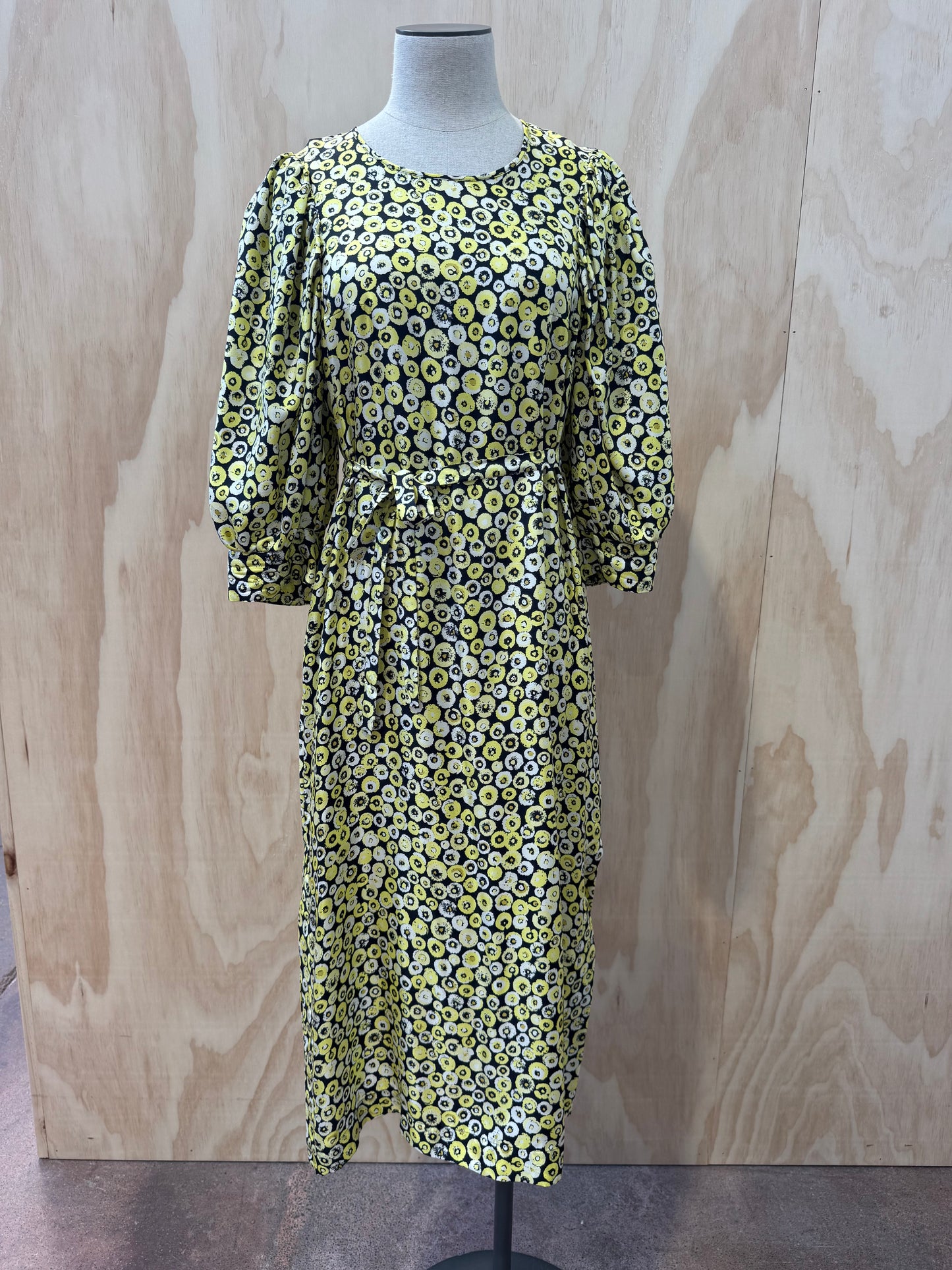 BAUM UND PFERDGARTEN YELLOW SPOT SILK MIDI DRESS - SIZE 38