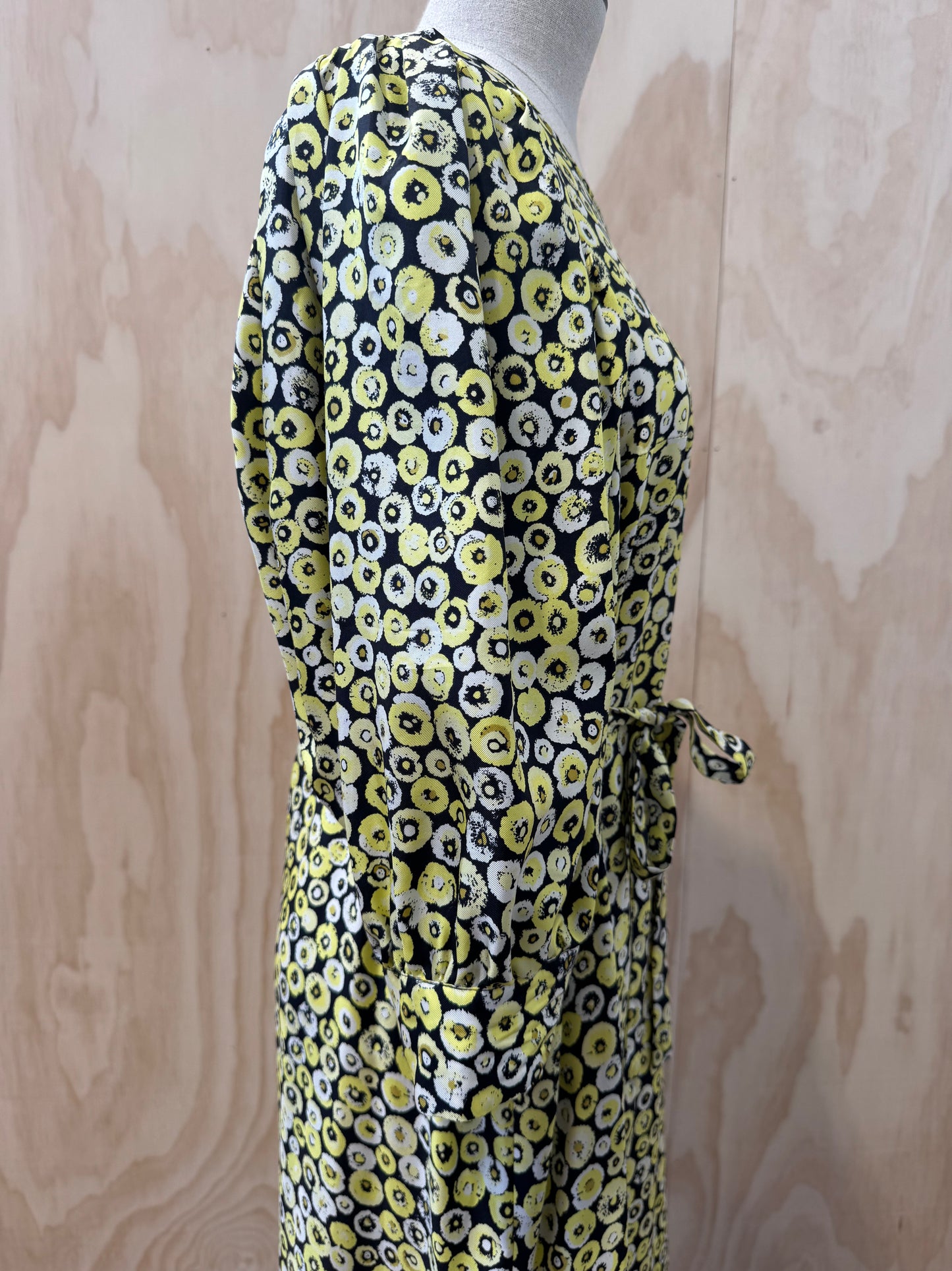 BAUM UND PFERDGARTEN YELLOW SPOT SILK MIDI DRESS - SIZE 38