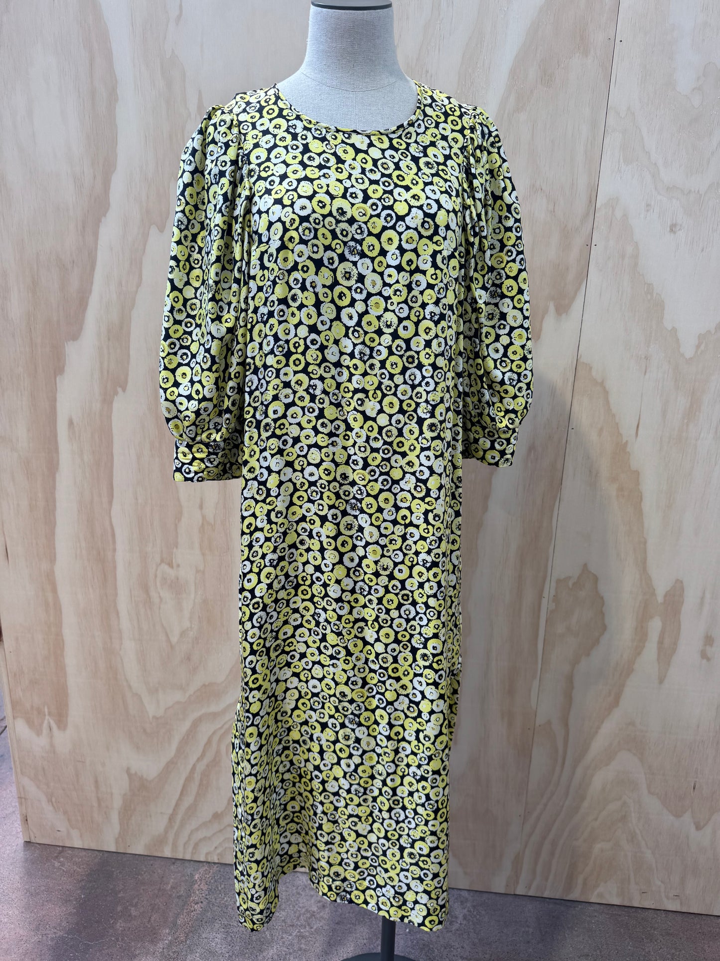 BAUM UND PFERDGARTEN YELLOW SPOT SILK MIDI DRESS - SIZE 38