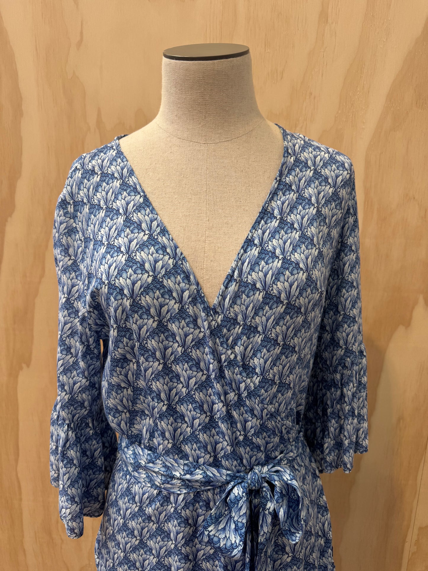 MORRISON BLUE FLORAL WRAP DRESS - SIZE 2