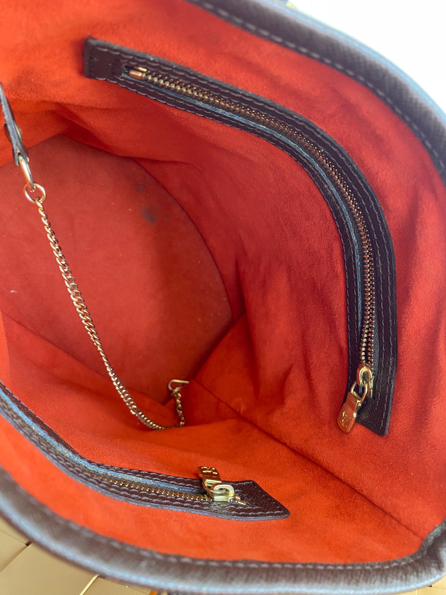 LOUIS VUITTON BUCKET TOTE BAG