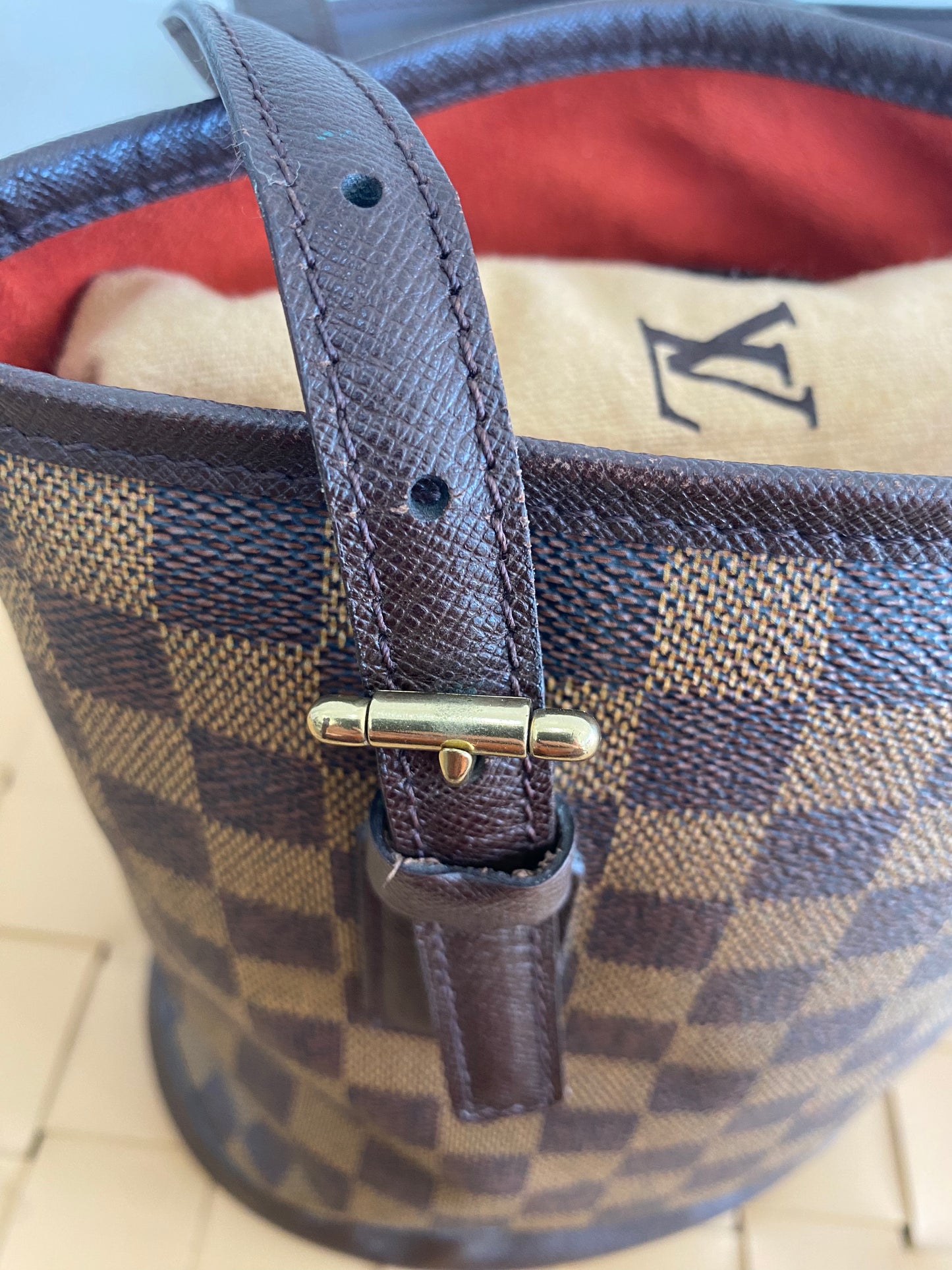 LOUIS VUITTON BUCKET TOTE BAG