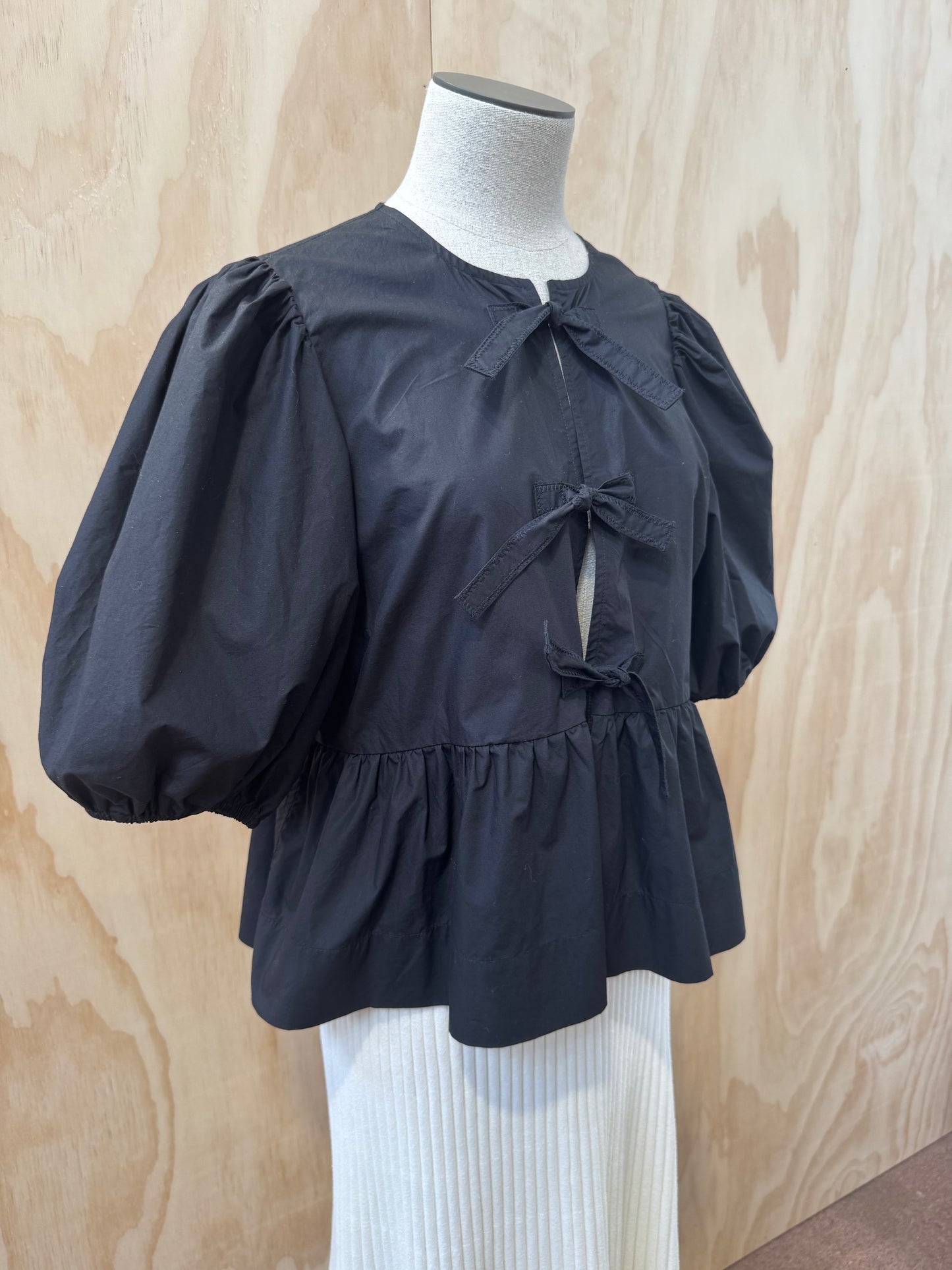 GANNI BLACK COTTON PEPLUM TIE BLOUSE - SIZE 38 (10 AUS)