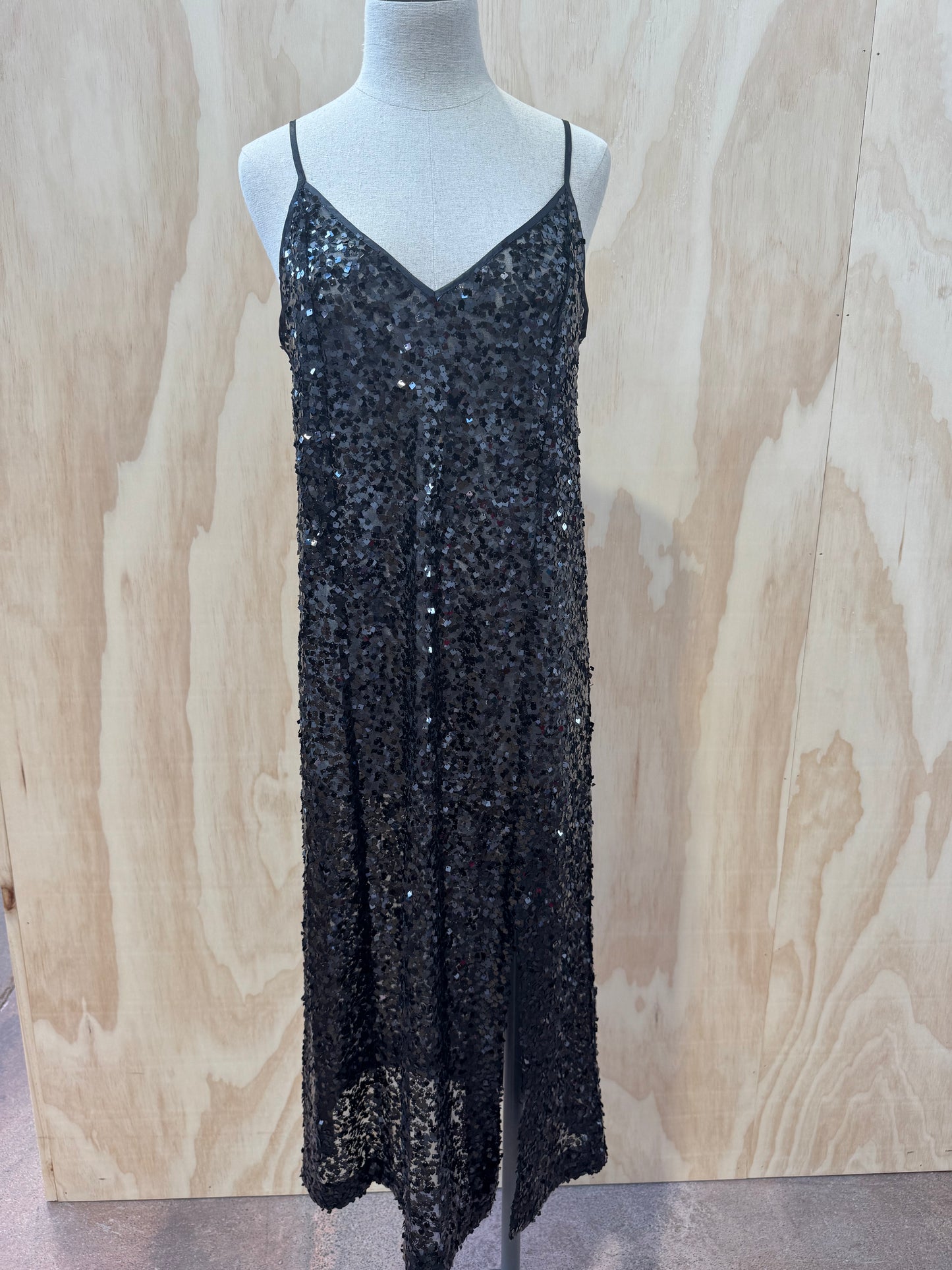 BAUM UND PFERGARTEN JALIZA BLACK SEQUIN SLIP DRESS - SIZE M