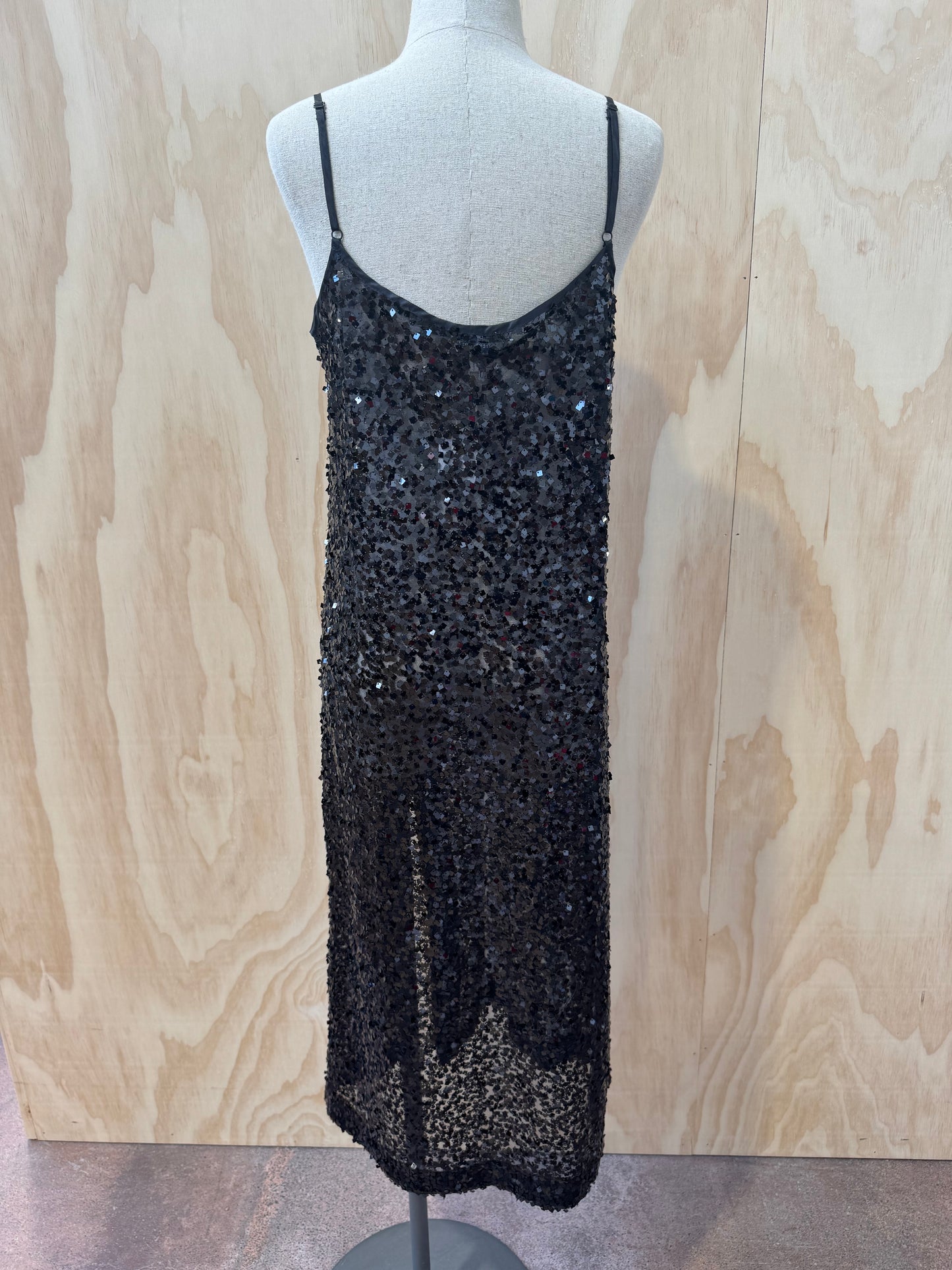 BAUM UND PFERGARTEN JALIZA BLACK SEQUIN SLIP DRESS - SIZE M