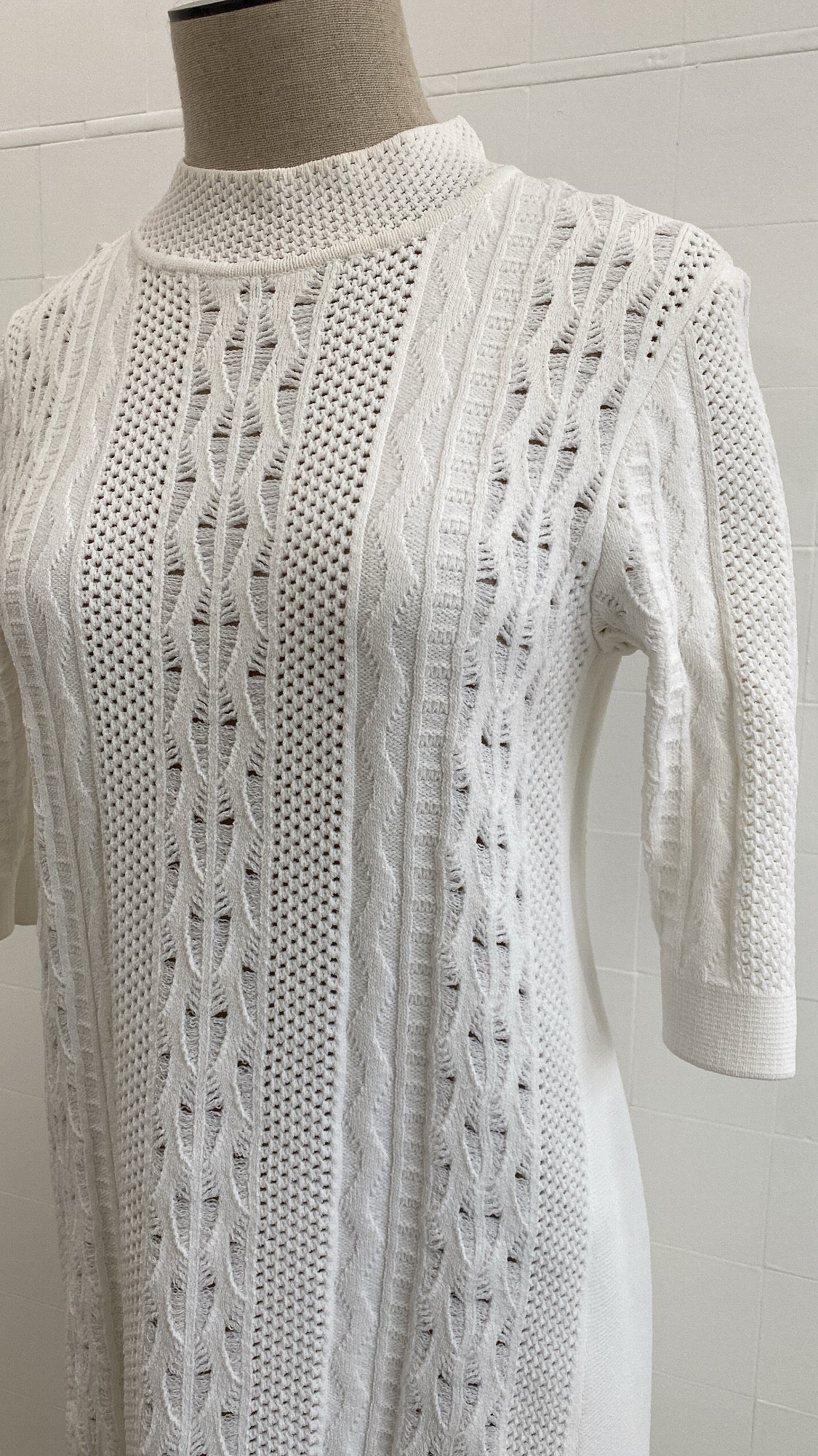 SCANLAN THEODORE WHITE CREPE KNIT DRESS - SIZE M