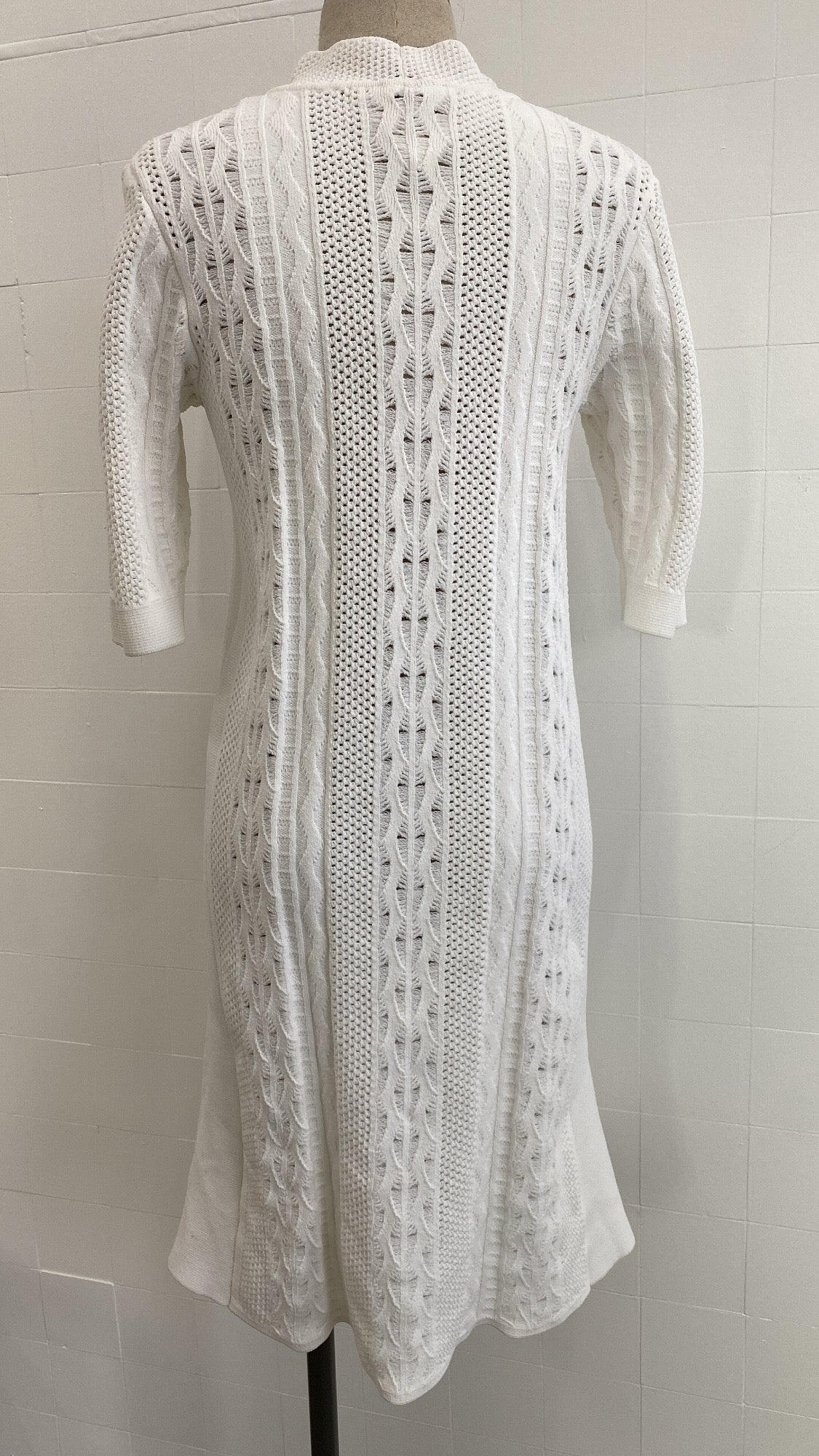 SCANLAN THEODORE WHITE CREPE KNIT DRESS - SIZE M