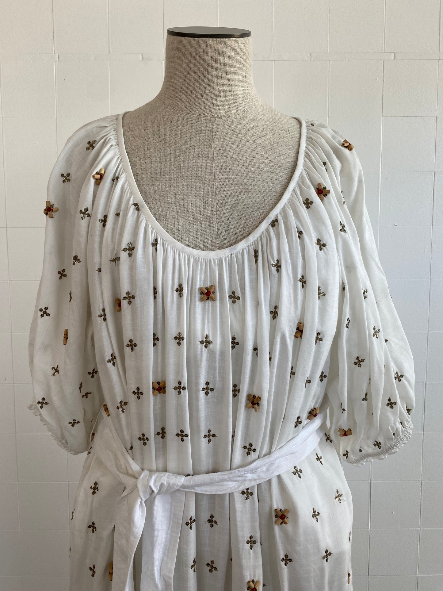 MEGAN PARK CREAM EMBROIDERY DRESS - SIZE M