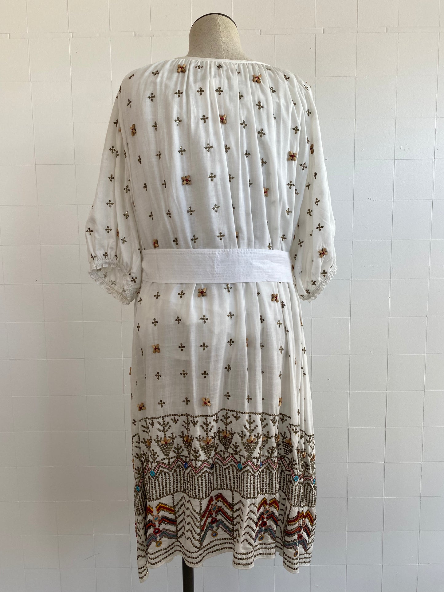 MEGAN PARK CREAM EMBROIDERY DRESS - SIZE M