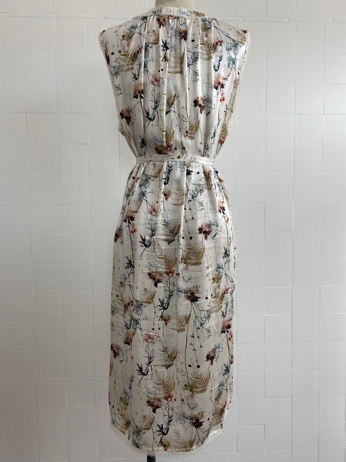 MORRISON SILK CREAM FOREST PRINT SHORT SLEEVE DRESS - SIZE 4 (14)